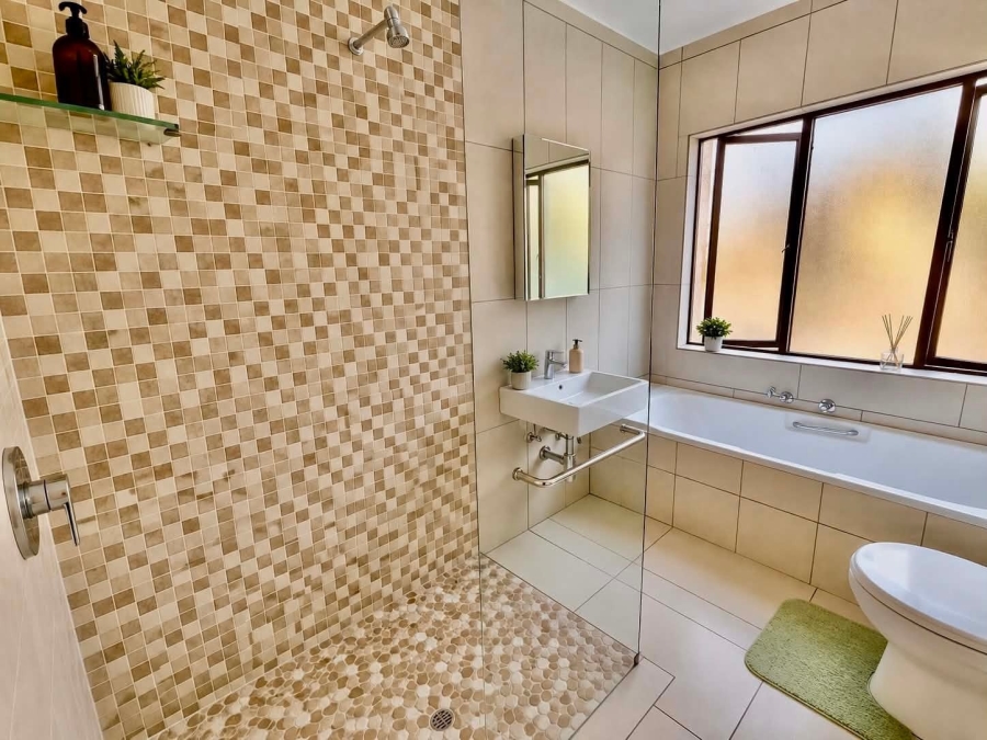 To Let 3 Bedroom Property for Rent in Morningside Gauteng