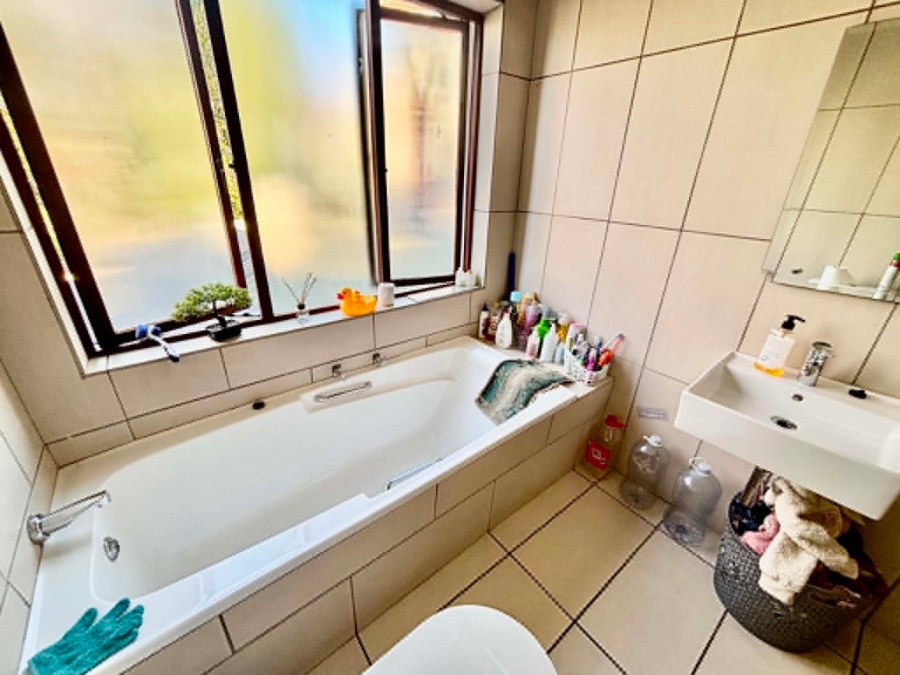 To Let 3 Bedroom Property for Rent in Morningside Gauteng