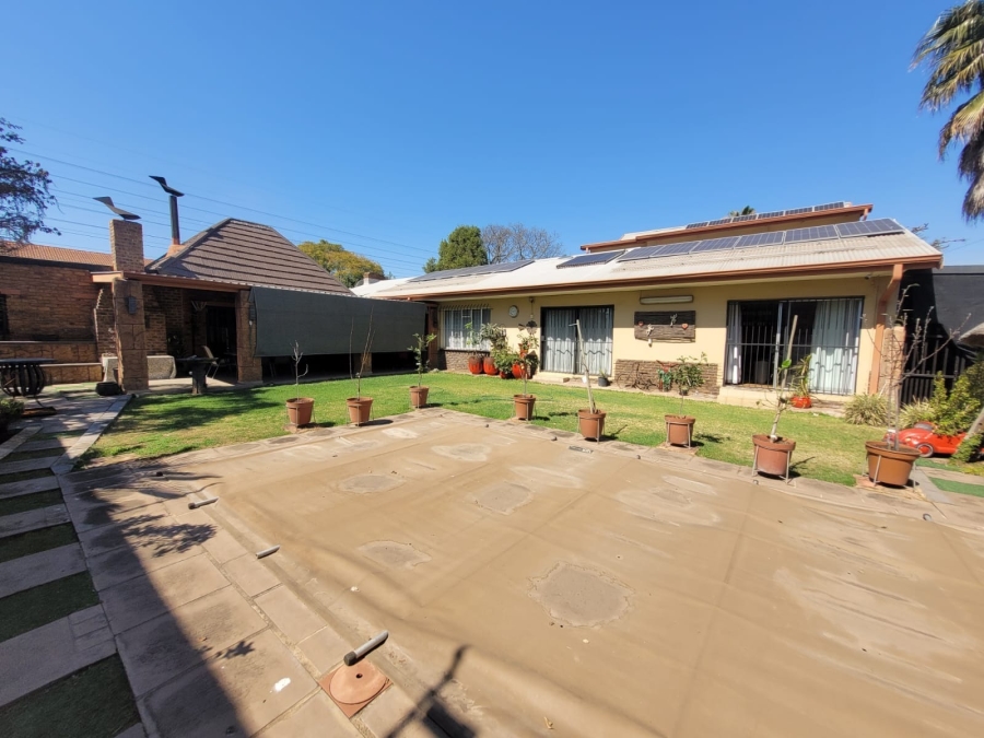4 Bedroom Property for Sale in Kilner Park Gauteng