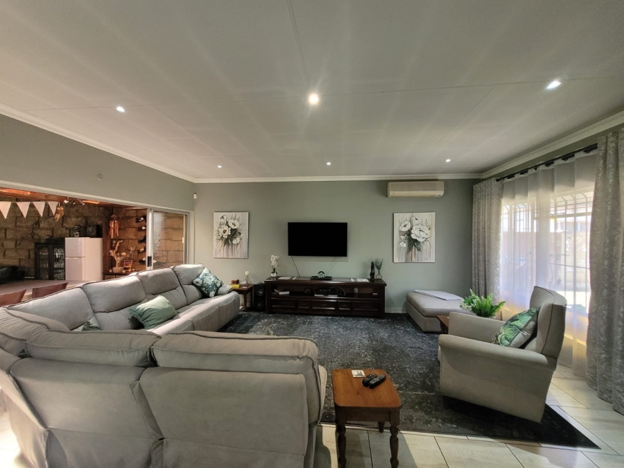 4 Bedroom Property for Sale in Kilner Park Gauteng