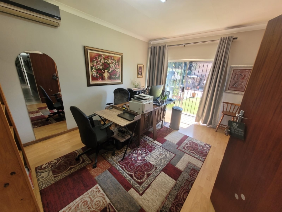 4 Bedroom Property for Sale in Kilner Park Gauteng
