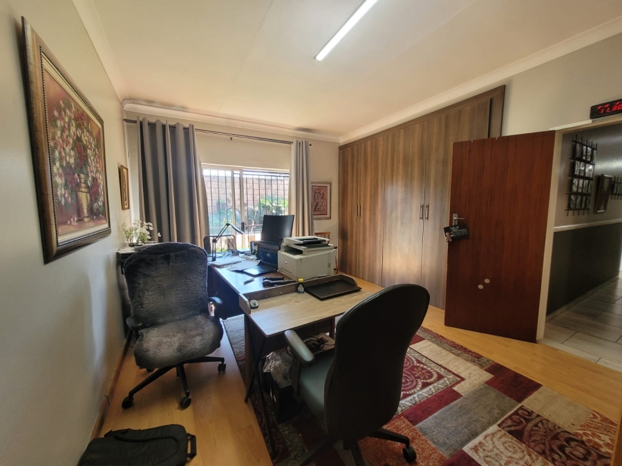 4 Bedroom Property for Sale in Kilner Park Gauteng