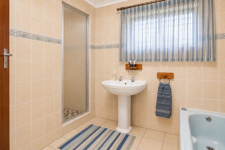 4 Bedroom Property for Sale in Kilner Park Gauteng