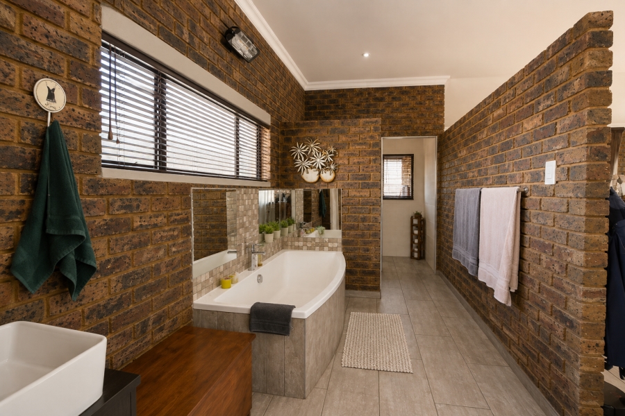 4 Bedroom Property for Sale in Kilner Park Gauteng