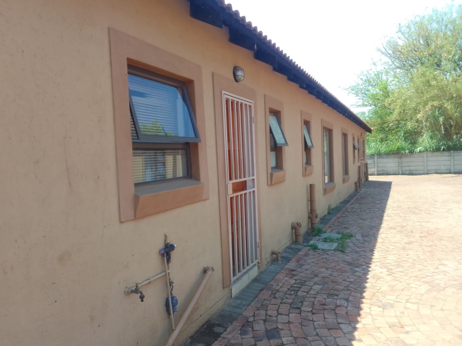 2 Bedroom Property for Sale in Pretoria North Gauteng