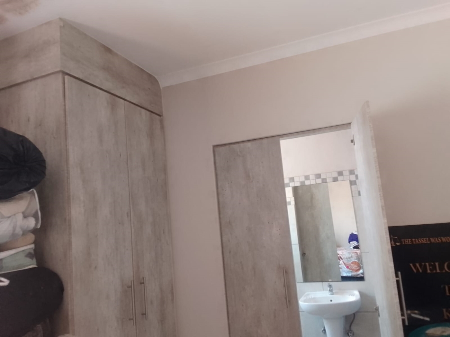 2 Bedroom Property for Sale in Pretoria North Gauteng