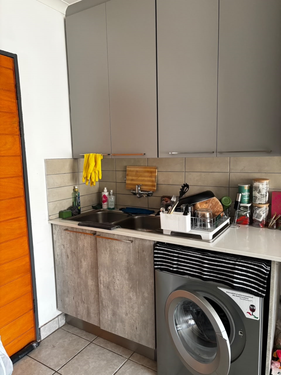 2 Bedroom Property for Sale in Noordwyk Gauteng