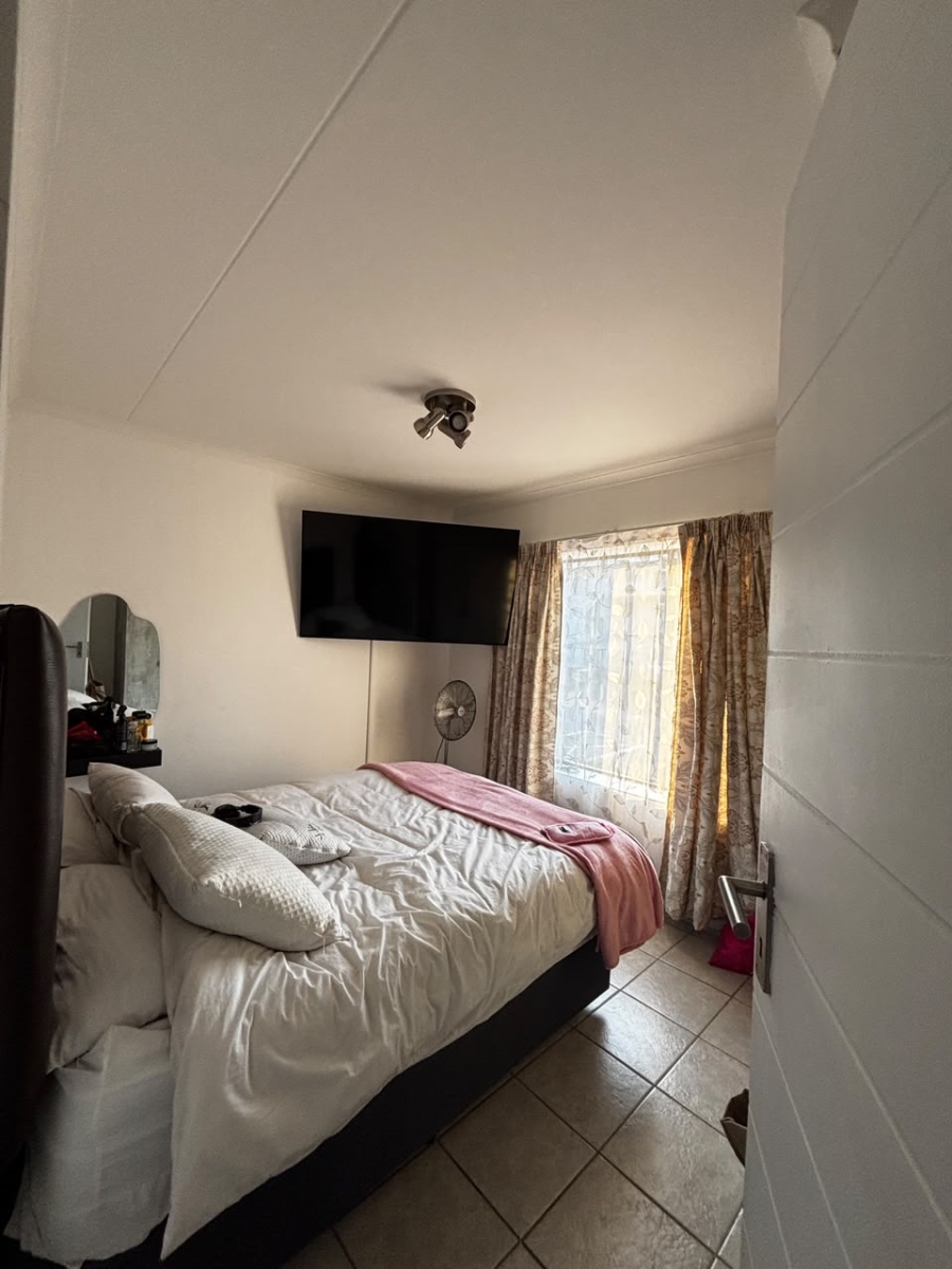 2 Bedroom Property for Sale in Noordwyk Gauteng