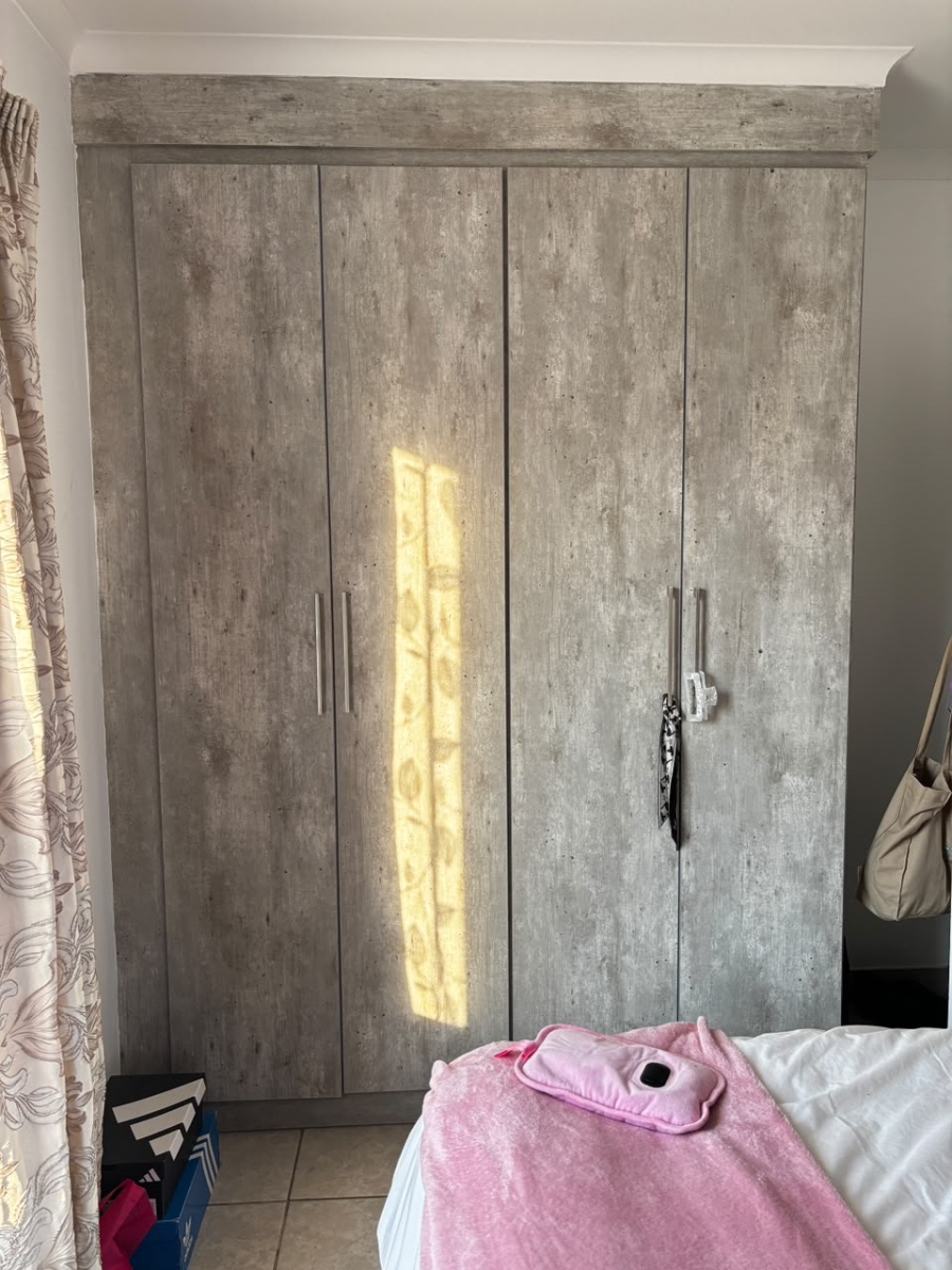 2 Bedroom Property for Sale in Noordwyk Gauteng