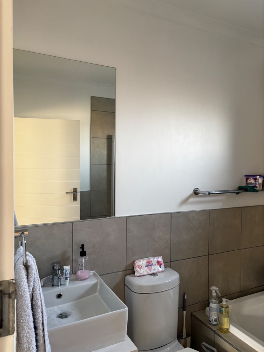 2 Bedroom Property for Sale in Noordwyk Gauteng
