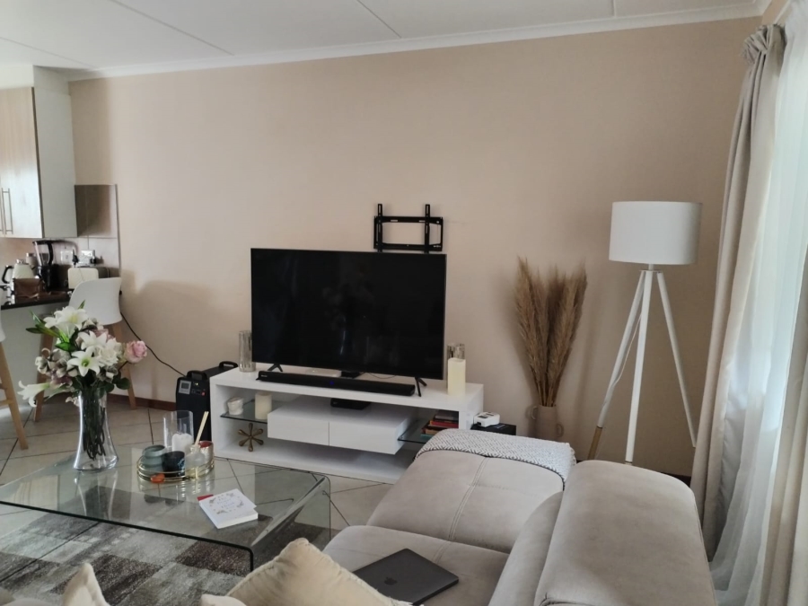 2 Bedroom Property for Sale in Noordwyk Gauteng