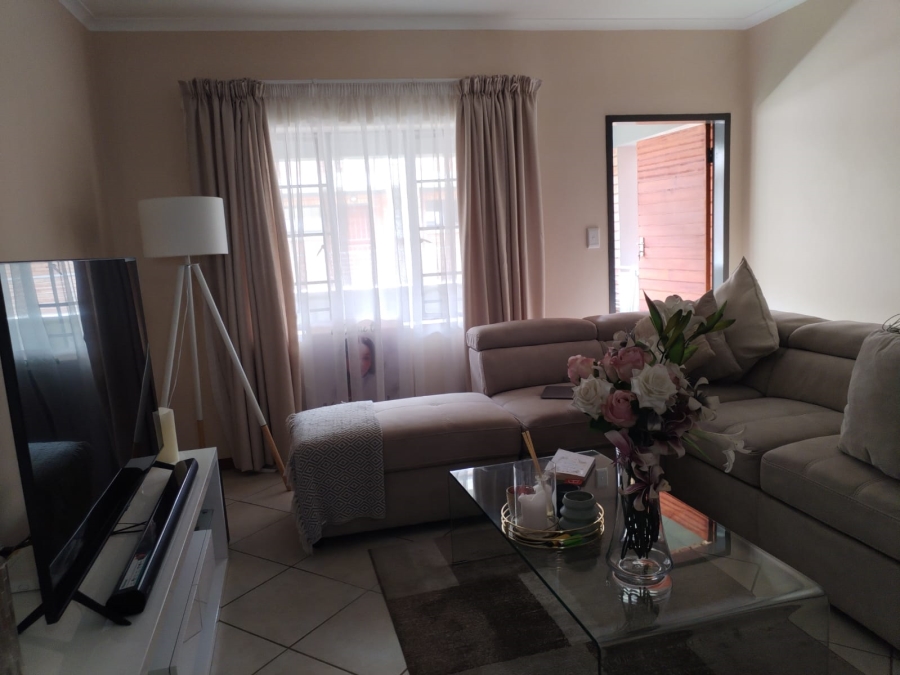 2 Bedroom Property for Sale in Noordwyk Gauteng