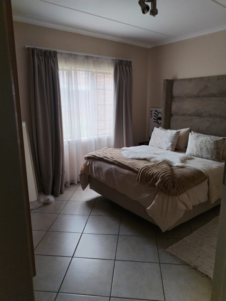 2 Bedroom Property for Sale in Noordwyk Gauteng