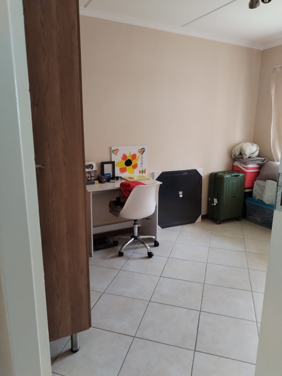 2 Bedroom Property for Sale in Noordwyk Gauteng