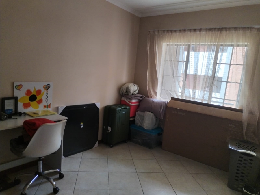 2 Bedroom Property for Sale in Noordwyk Gauteng