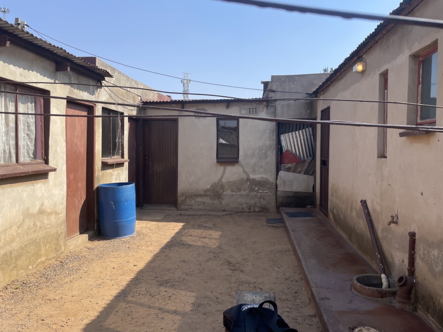 4 Bedroom Property for Sale in Tokoza Gauteng
