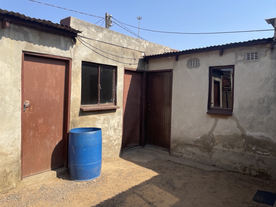 4 Bedroom Property for Sale in Tokoza Gauteng
