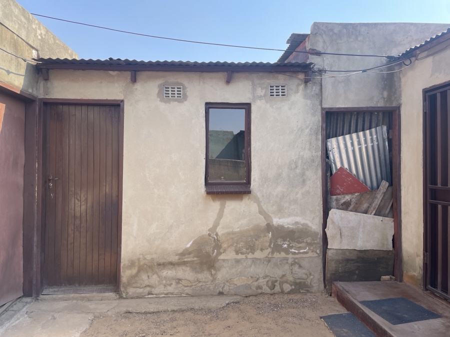 4 Bedroom Property for Sale in Tokoza Gauteng