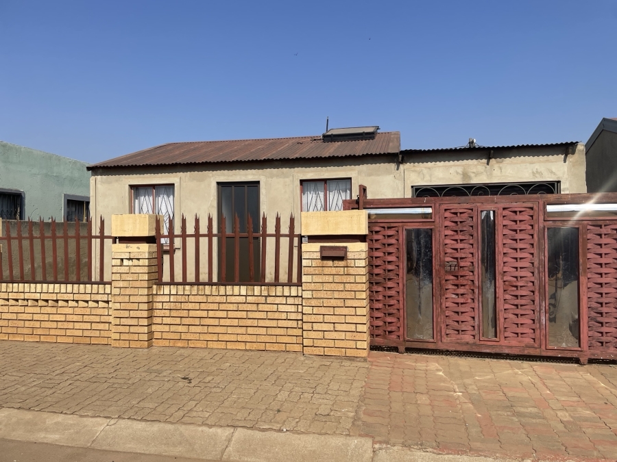 4 Bedroom Property for Sale in Tokoza Gauteng