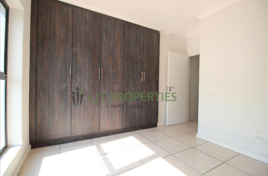 To Let 2 Bedroom Property for Rent in Bryanston Gauteng