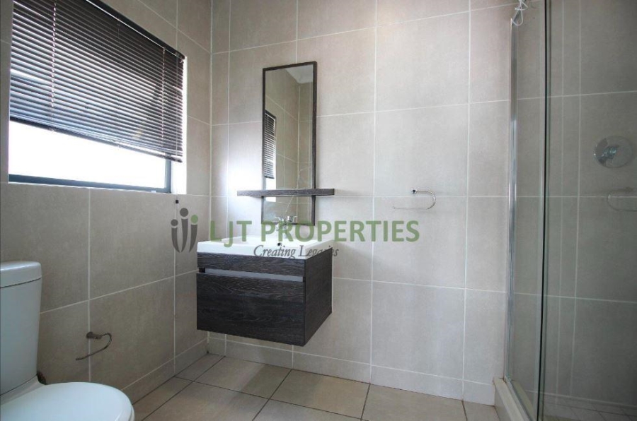 To Let 2 Bedroom Property for Rent in Bryanston Gauteng
