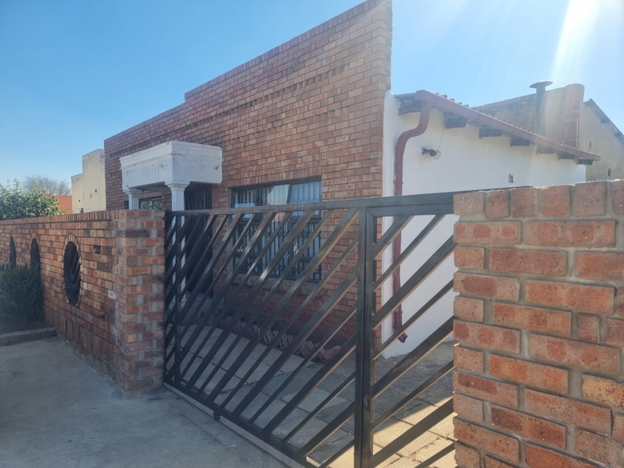 3 Bedroom Property for Sale in Eldorado Park Gauteng