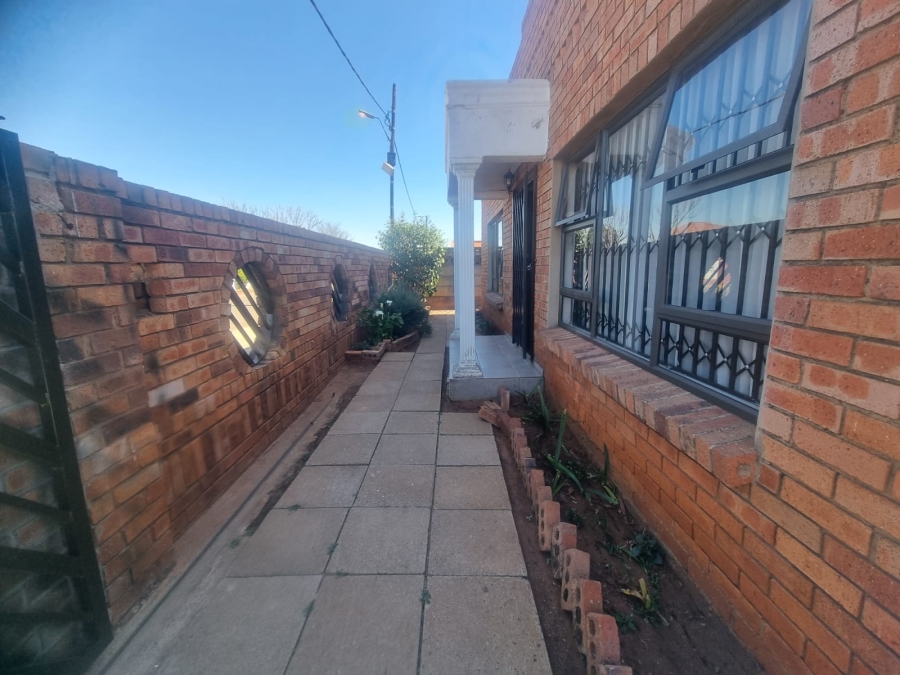 3 Bedroom Property for Sale in Eldorado Park Gauteng