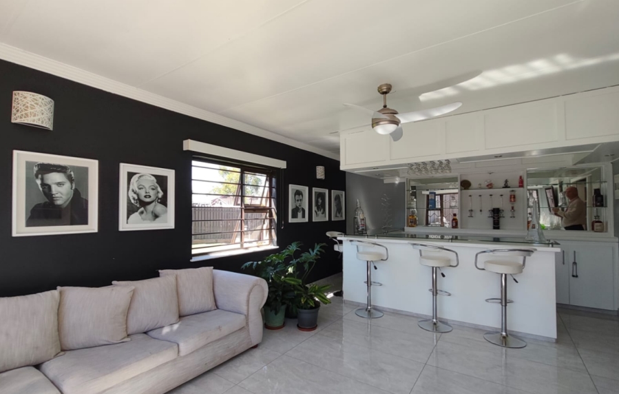 4 Bedroom Property for Sale in Brackendowns Gauteng