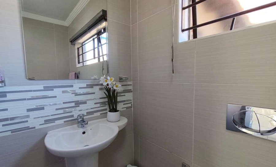 4 Bedroom Property for Sale in Brackendowns Gauteng