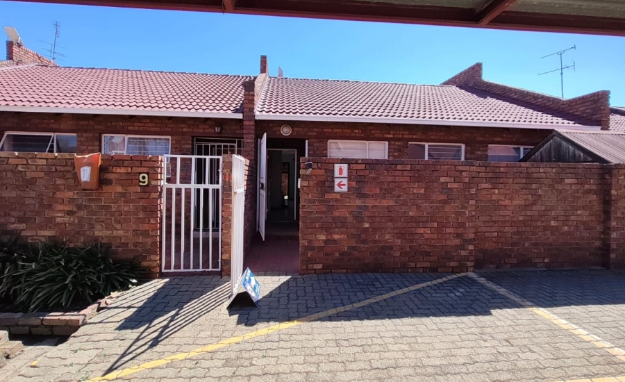 2 Bedroom Property for Sale in Mayberry Park Gauteng