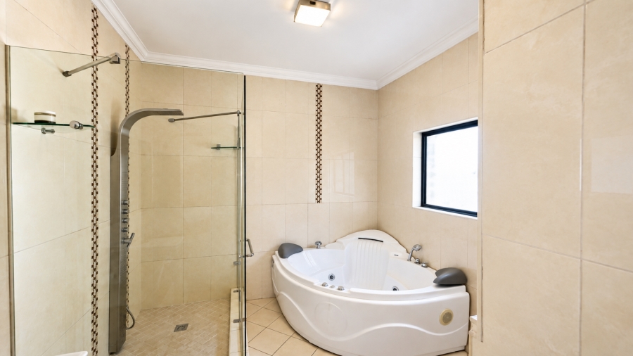 To Let 5 Bedroom Property for Rent in Midfield Estate Gauteng