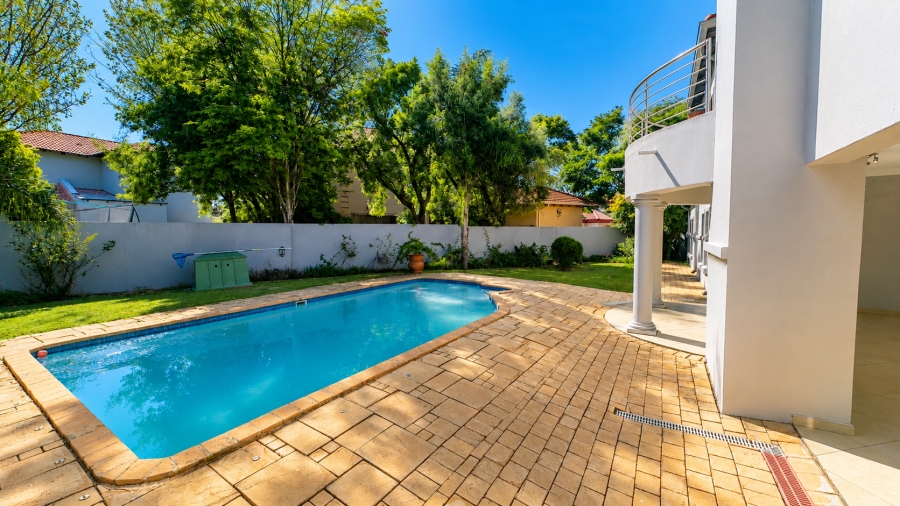 To Let 5 Bedroom Property for Rent in Midfield Estate Gauteng