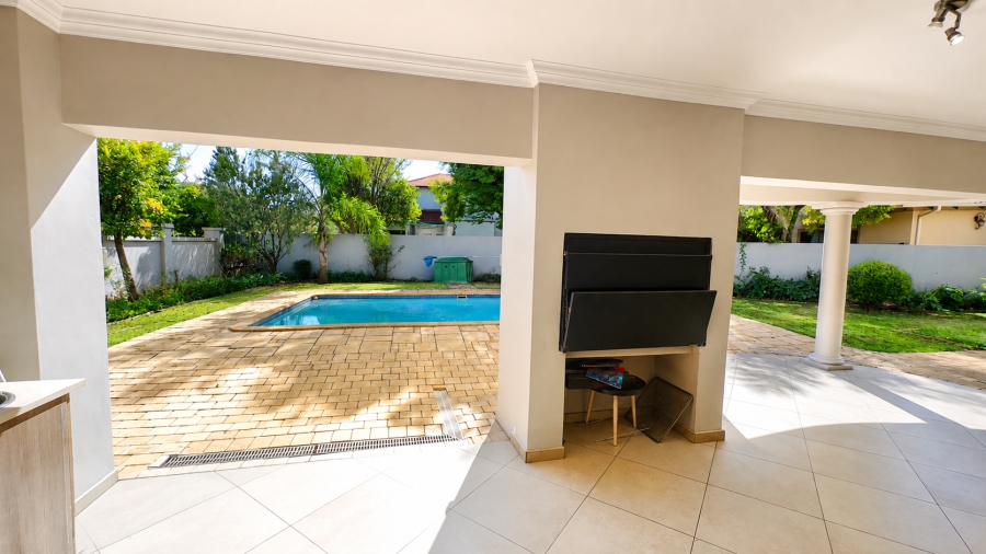 To Let 5 Bedroom Property for Rent in Midfield Estate Gauteng