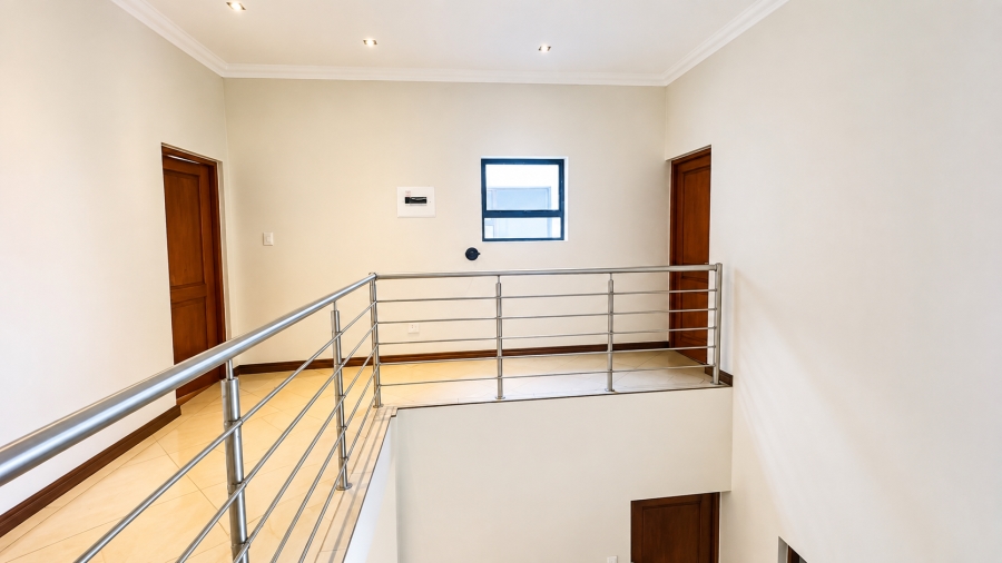To Let 5 Bedroom Property for Rent in Midfield Estate Gauteng