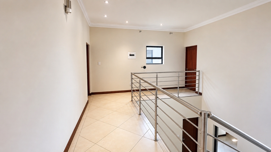 To Let 5 Bedroom Property for Rent in Midfield Estate Gauteng