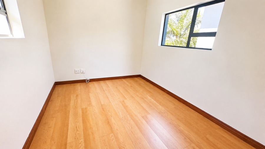 To Let 5 Bedroom Property for Rent in Midfield Estate Gauteng