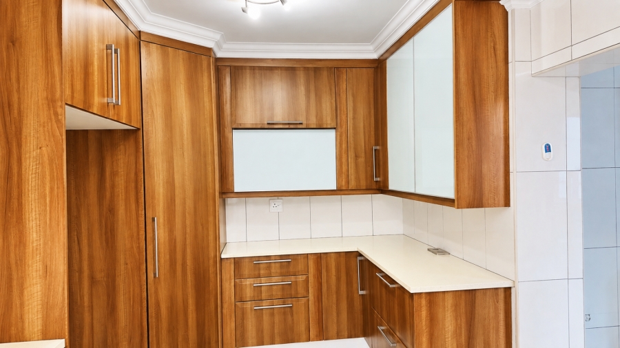 To Let 5 Bedroom Property for Rent in Midfield Estate Gauteng