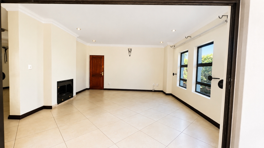 To Let 5 Bedroom Property for Rent in Midfield Estate Gauteng