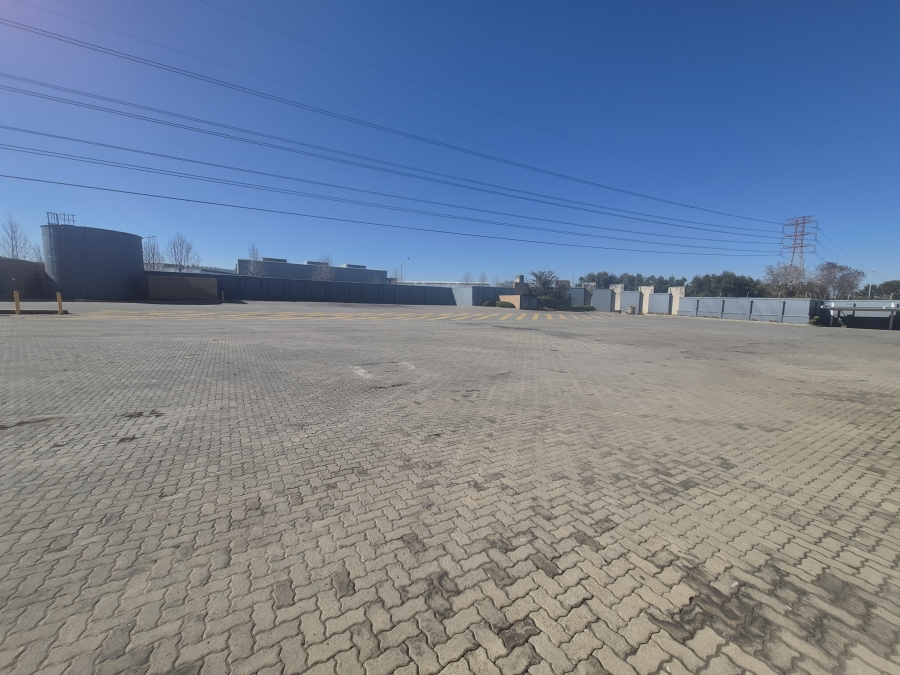 To Let Commercial Property for Rent in Gosforth Park Gauteng