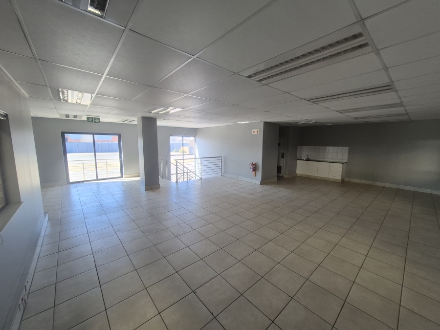 To Let Commercial Property for Rent in Gosforth Park Gauteng
