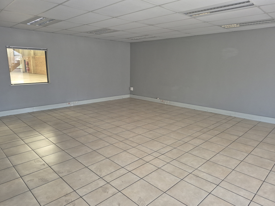 To Let Commercial Property for Rent in Gosforth Park Gauteng