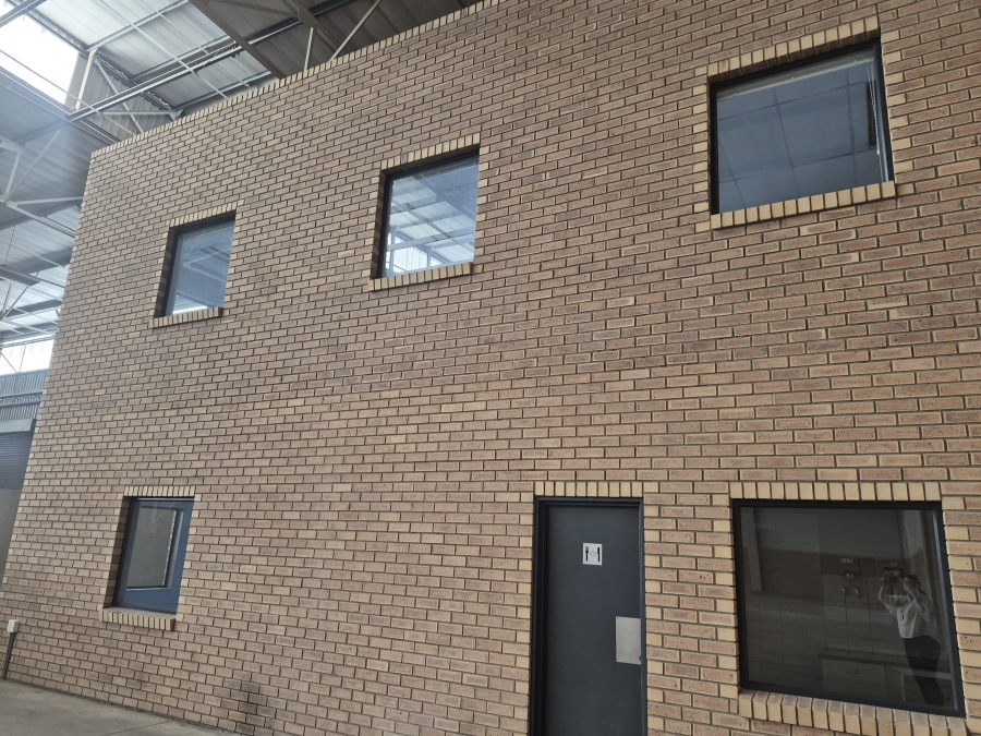 To Let Commercial Property for Rent in Gosforth Park Gauteng