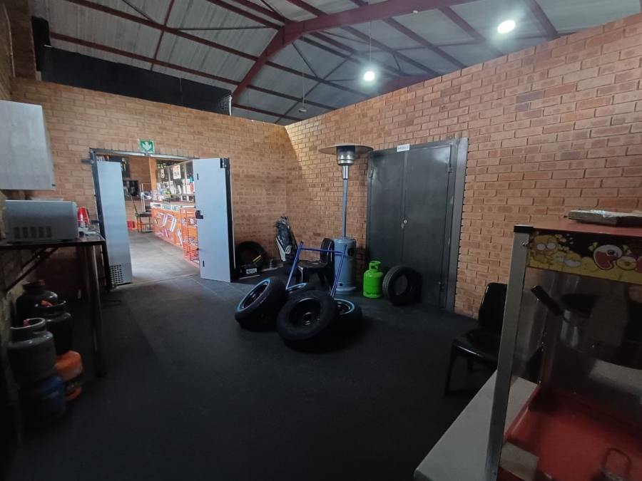 To Let Commercial Property for Rent in Bram Fischerville Gauteng