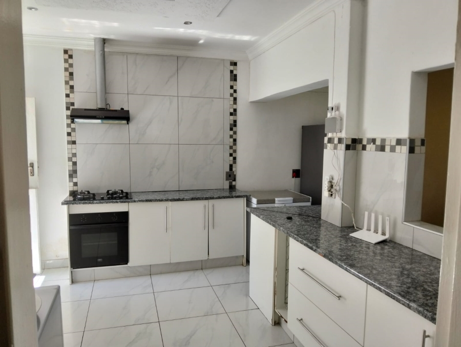 4 Bedroom Property for Sale in Glen Marais Gauteng
