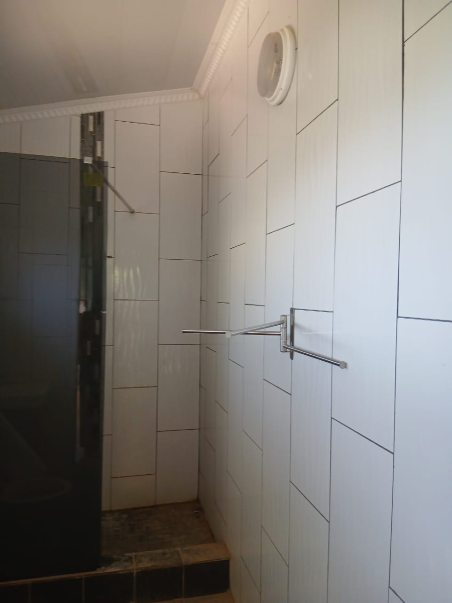To Let 1 Bedroom Property for Rent in Orange Grove Gauteng