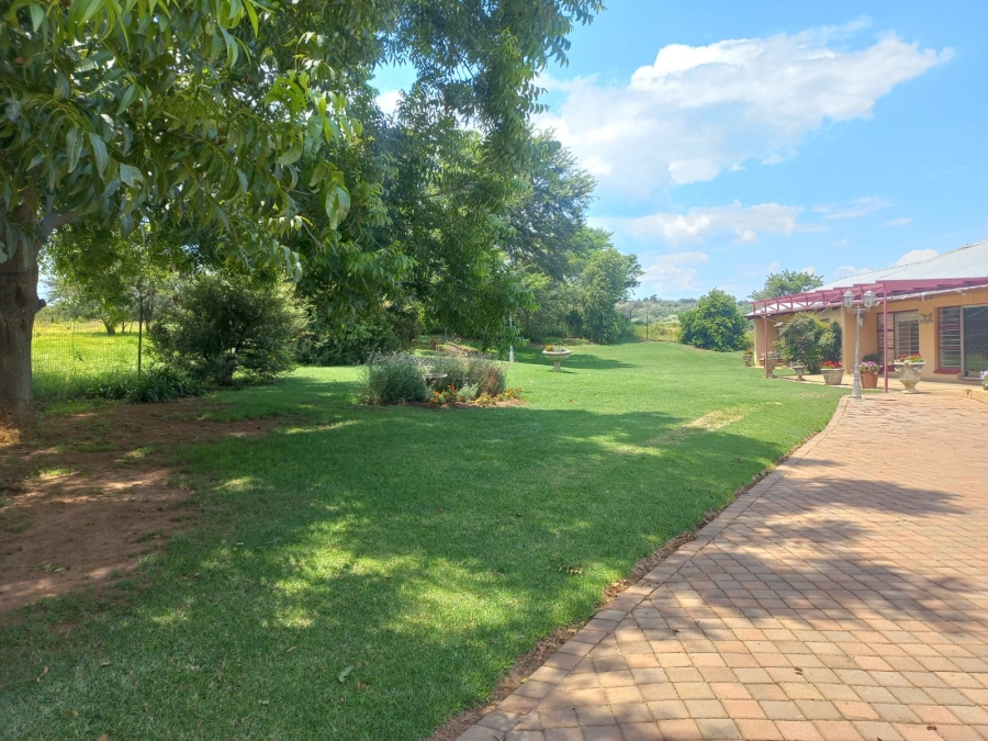 4 Bedroom Property for Sale in Hekpoort Gauteng