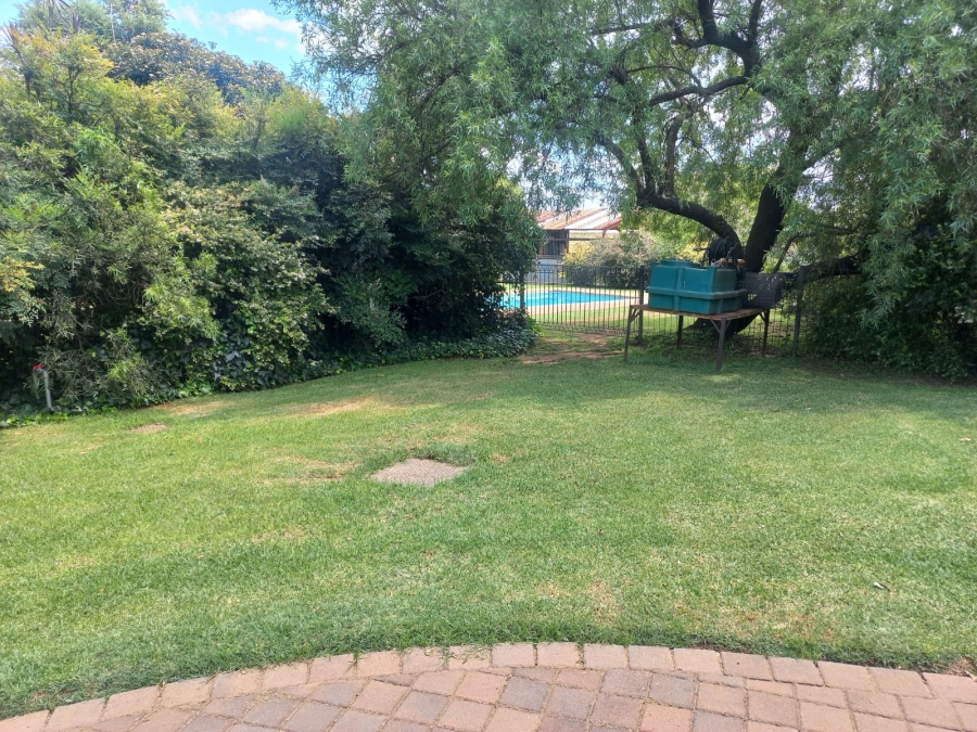 4 Bedroom Property for Sale in Hekpoort Gauteng