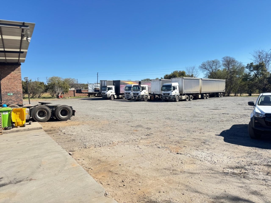 1 Bedroom Property for Sale in Leeuwfontein Gauteng
