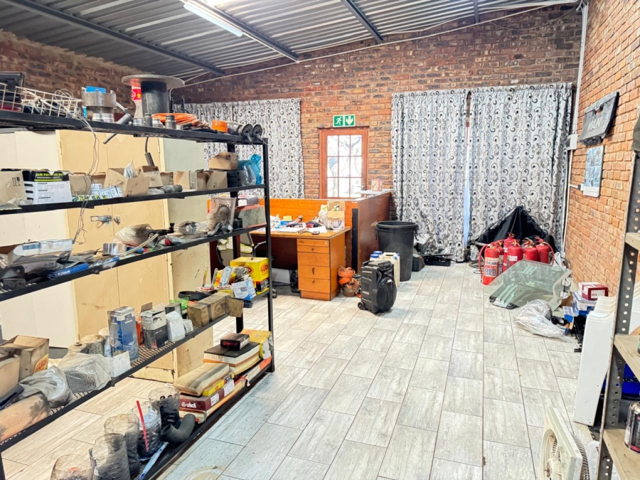 1 Bedroom Property for Sale in Leeuwfontein Gauteng