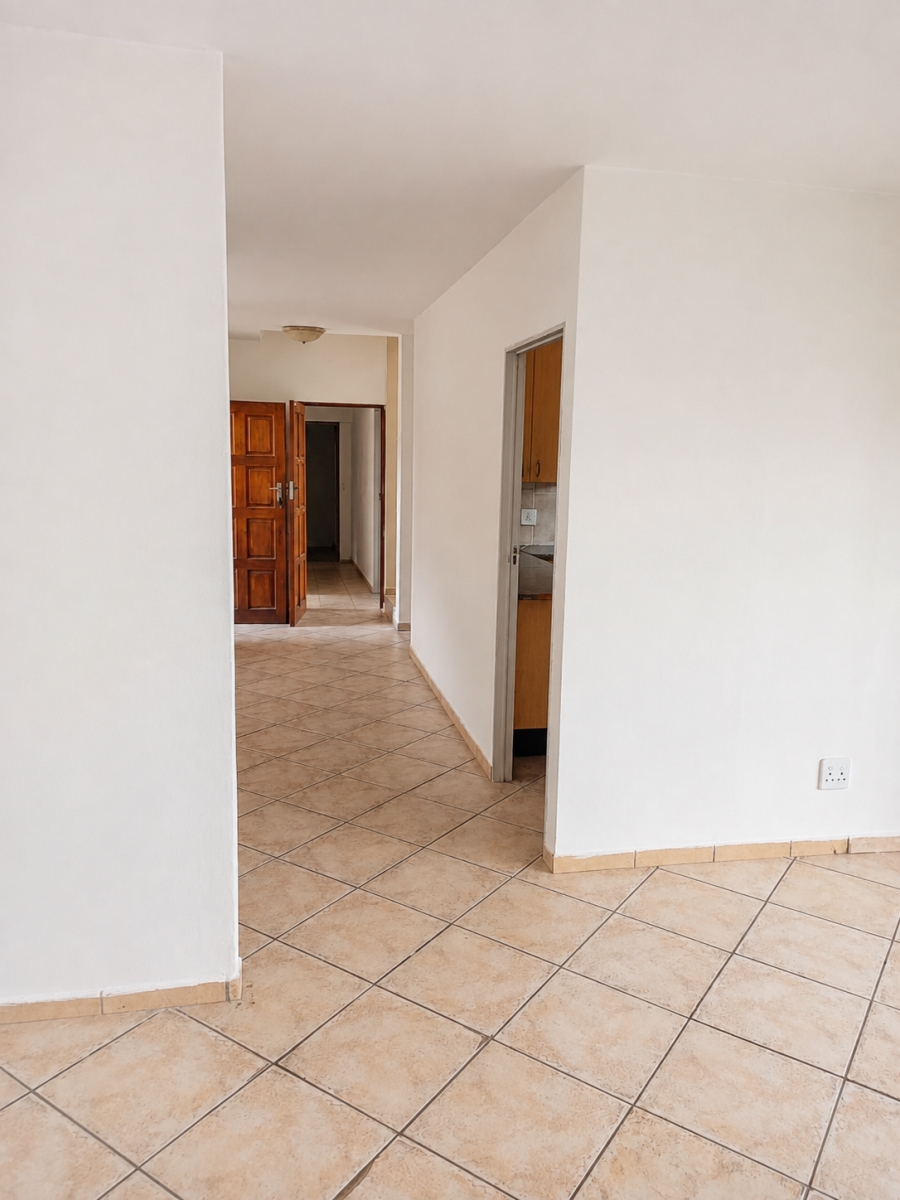 To Let Commercial Property for Rent in Glenanda Gauteng